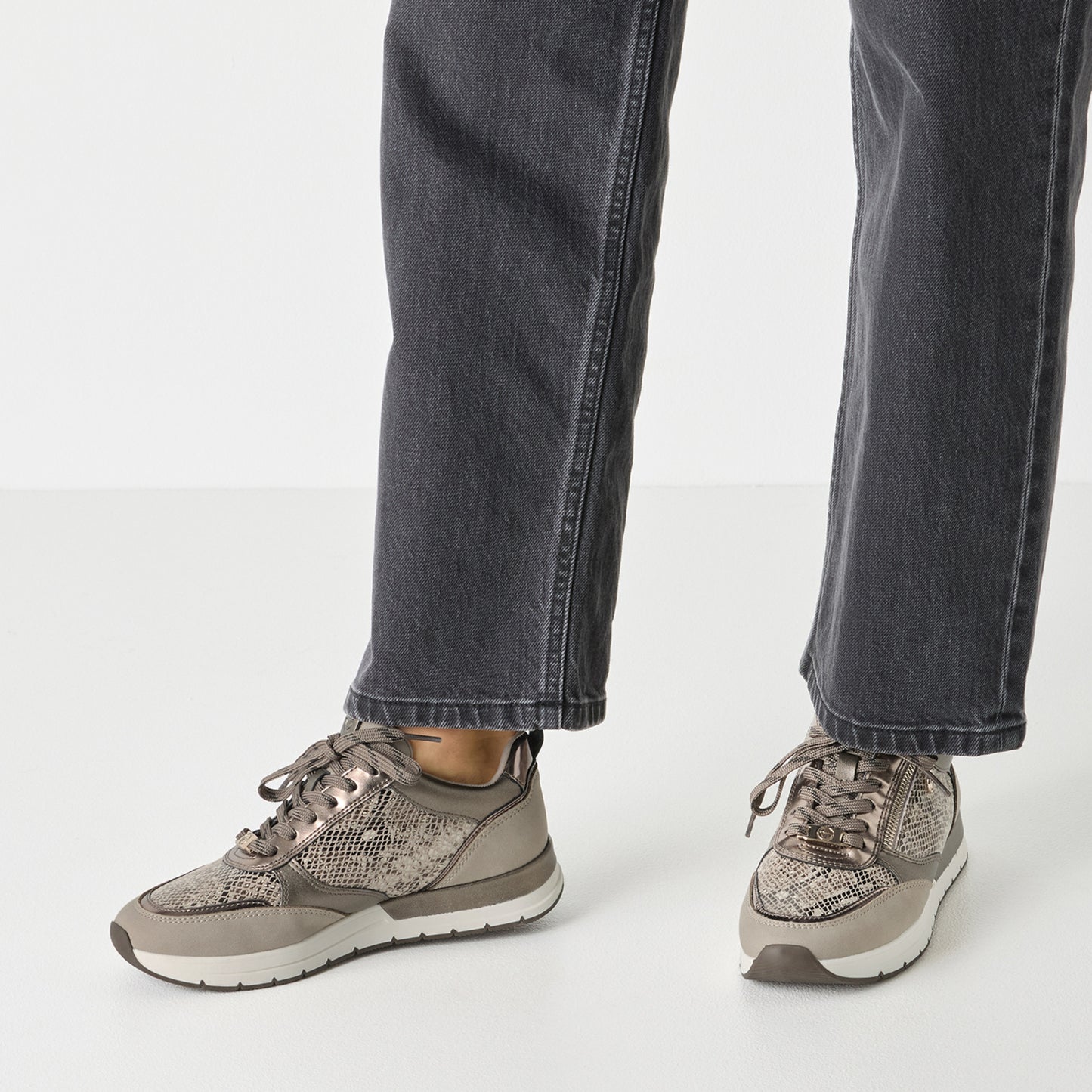 1-23732-41-393 DAME SNEAKERS