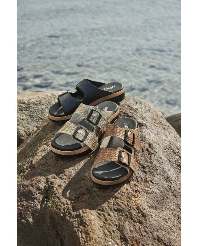 2 STRAP BUCKLES