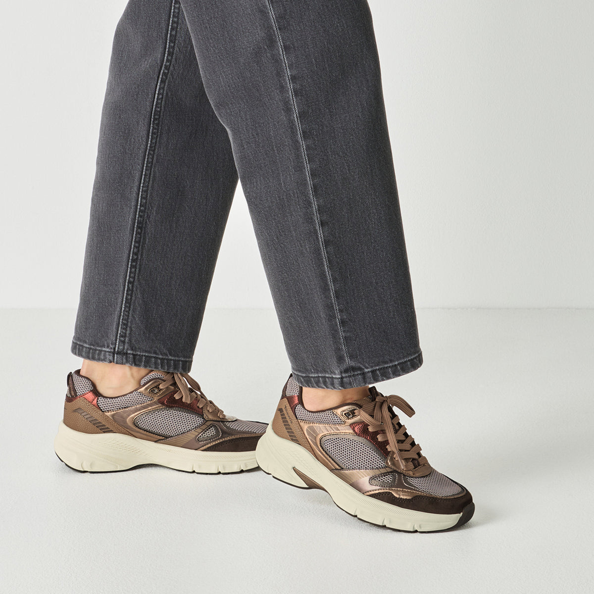 1-23799-47 988 DAME SNEAKERS