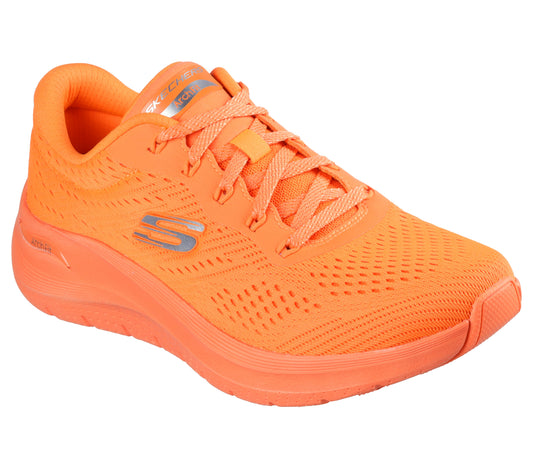 150329/NORG DAME SNEAKERS