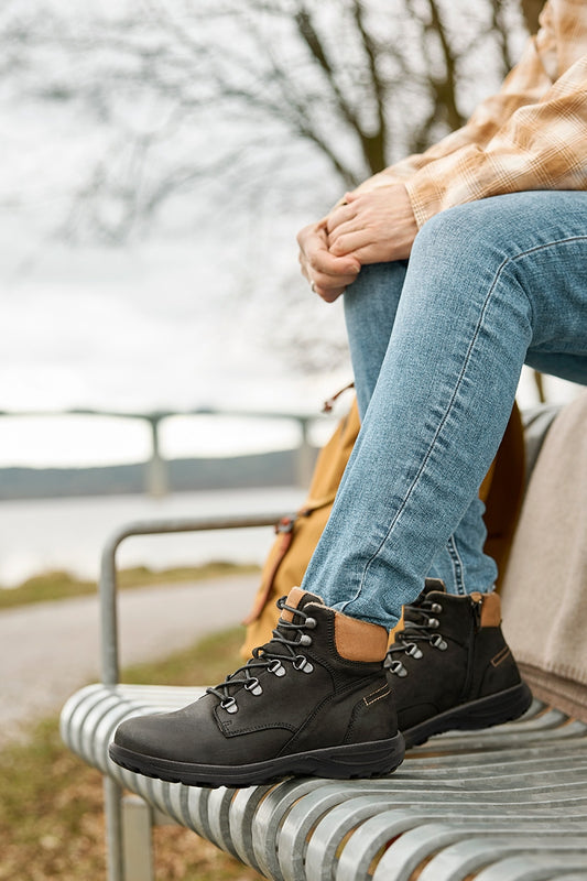 BOOT W LACE AND 2 ZIPPER