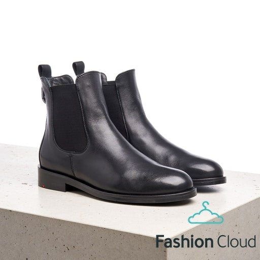 UMI ST. ULKA BLACK